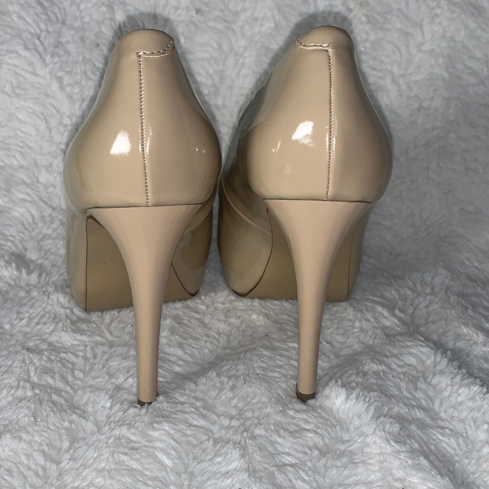 Guess Women's Beige Peep Toe Heels - Picture 4 of 7
